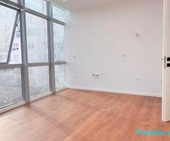 🏡 SHITET APARTAMENT 1+1 – 21 DHJETORI, TIRANË ✨ 📍 21 Dhje