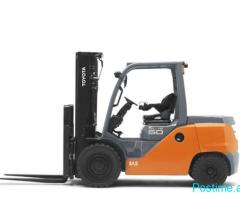 Forklift (Pirun Ngrites) me Naft Toyota 5.0 ton 8FD50F