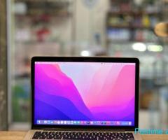 MACBOOK PRO EARLY 2015