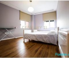 Apartament 2+1+2 me Qira në Zemër të Tiranës – Përballë Topt