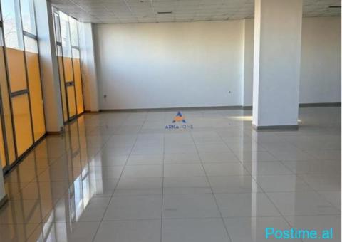 JEPET ME QERA AMBIENT BIZNESI 180M2 'PASKUQAN' 70.000 LEKË - 2/4