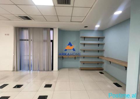 JEPET AMBIENT ME QERA 820M2 'RRUGA KAVAJES , PERBALL DELIJOR - 1/4