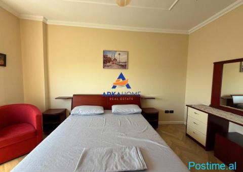 JEPET APARTAMENT 4+1+BALLKON ME QERA 'ISH EKSPOZITA' 130.000 - 9/10