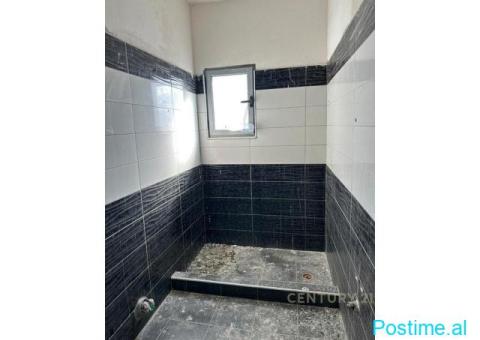 +355 68 439 4200 Apartament 2+1+2 në shitje në Durrës - 2/10