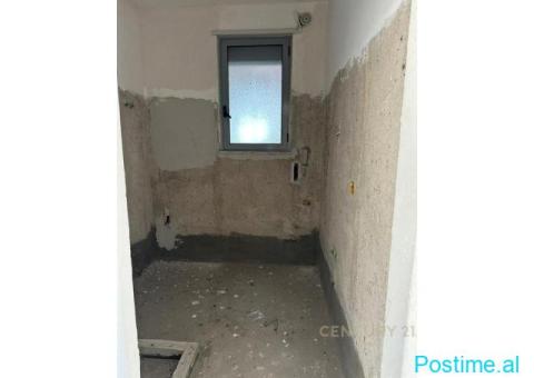 +355 68 439 4200 Apartament 2+1+2 në shitje në Durrës - 8/10
