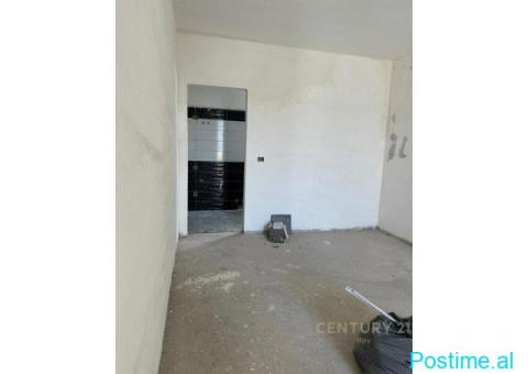 +355 68 439 4200 Apartament 2+1+2 në shitje në Durrës - 10/10