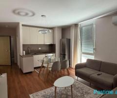 🏡 APARTAMENT 2+1 ME QERA – RRUGA MAHMUT FORTUZI, PRANË BUST