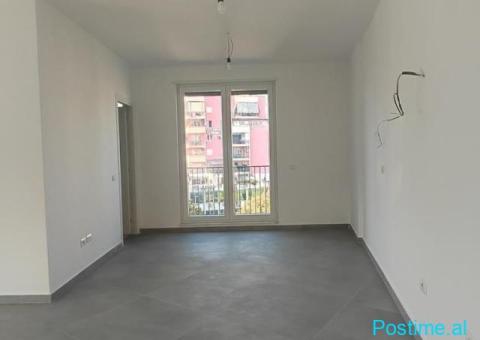 ZYRE ME QERA 220 M2 RRUGA E DIBRES 2.500 EURO - 1/4