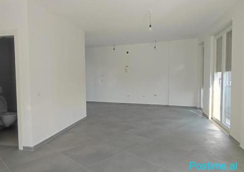 ZYRE ME QERA 220 M2 RRUGA E DIBRES 2.500 EURO - 2/4