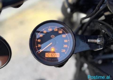 Harley Davidson 883 Custom Bobber - 7/10