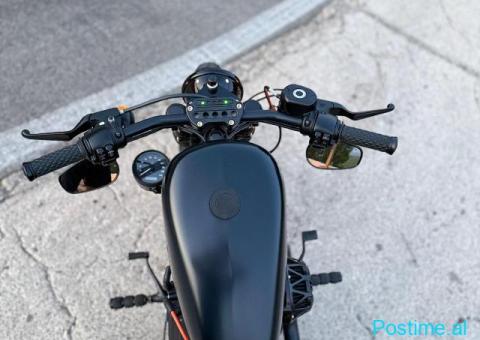 Harley Davidson 883 Custom Bobber - 8/10