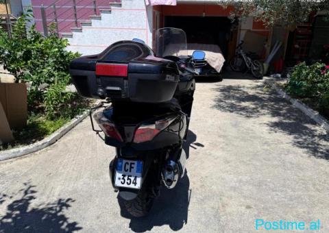 Honda SilverWings ABS scooter - 2/5