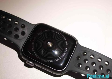 Apple watch SE Nike edition gps•lte 44 mm - 3/4