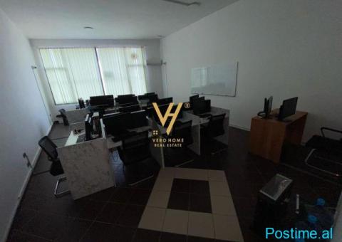 JEPET ZYRE 300 M2 ME QERA TE KOMUNA E PARISIT 2.850 EURO - 2/6