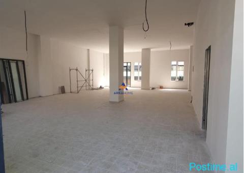 JEPET ME QERA AMBIENT BIZNESI 220M2 TE 'RRUGA ALI SHEFQETI' - 1/4
