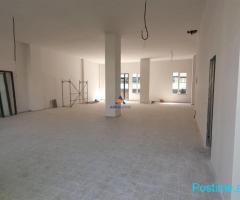 JEPET ME QERA AMBIENT BIZNESI 220M2 TE 'RRUGA ALI SHEFQETI'