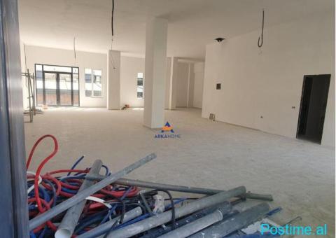 JEPET ME QERA AMBIENT BIZNESI 220M2 TE 'RRUGA ALI SHEFQETI' - 3/4