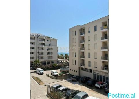 Apartament 1+1 + Verande Për Shitje , prane portit te ri Dur