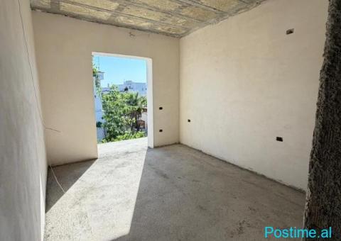 SHITET SHTËPI PRIVATE 2-KATËSHE + PAPAFINGO – KËNETË - 5/10