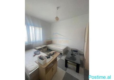 0697048066 - Qera, Kati i 3 i një Shtëpie Private, Lagjia 17 - 2/3