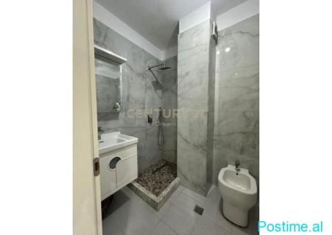 JEPET ME QIRA APARTAMENT 2+1 TEK GJIMNAZI PETRO NINI LUARASI - 6/10