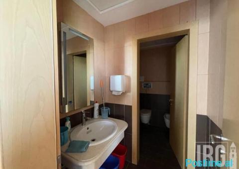 Ambjent komercial 300m2 te mbikalimi i Komunes se Parisit - 1/5