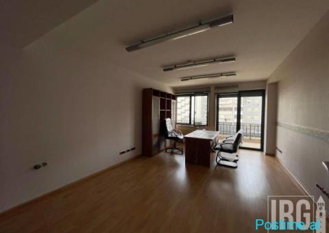 Ambjent komercial 300m2 te mbikalimi i Komunes se Parisit - 2/5
