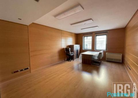 Ambjent komercial 300m2 te mbikalimi i Komunes se Parisit - 3/5