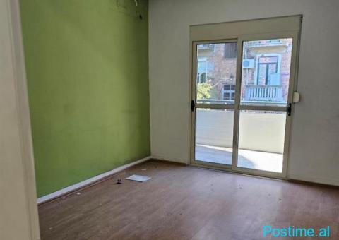 JEPET AMBIENT 150 M2 ME QERA TE KOMUNA PARISIT 1.500 EURO - 3/4