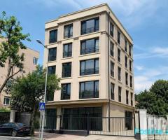 🏢 GODINË PRESTIGJIOZE PËR QIRA – ZONA E BLLOKUT