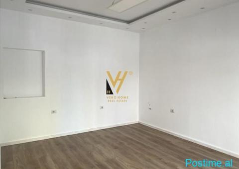 JEPET ZYRE 22 M2 ME QIRA TE KOMUNA E PARISIT 40.000 LEKE - 1/4