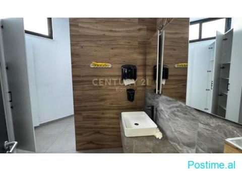 +355698329326 JEPET ME QIRA AMBJENT KOMERCIAL NE QENDER, DUR - 6/10