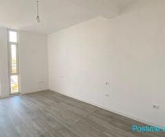 JEPET ZYRE ME QERA 72M2 KOMUNA E PARISIT
