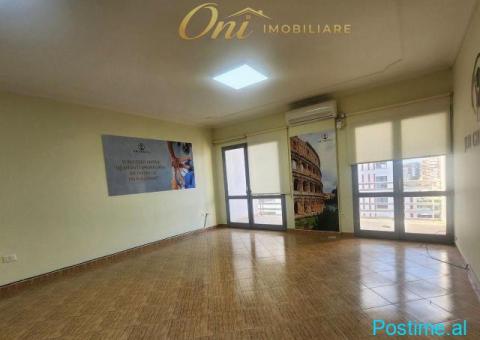 JEPET AMBIENT ZYRE ME QERA 106M2 ZOGU I ZI - 1/5