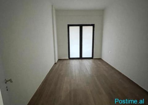 JEPET ZYRE ME QERA 133M2 RRUGA E DIBRES - 2/2
