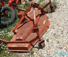 Mullqer tramp triq blurse bari dhe mjete Bujqësore tjera