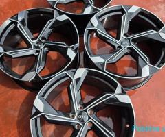 DISQE AUDI A8 R20