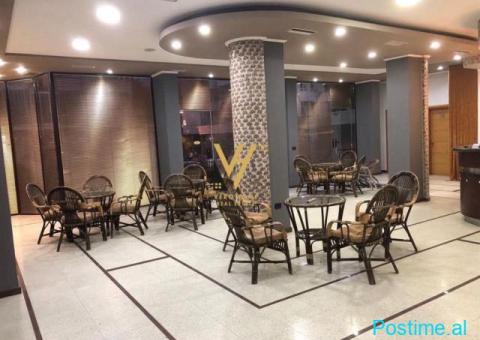 JEPET LOKAL 350 M2 ME QIRA TE RR. ILIRIA DURRES 200.000 LEKE - 1/3