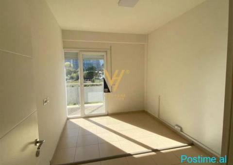 JEPET ZYRE 100 M2 ME QERA TE RRUGA E KOSOVAREVE 1.000 EURO - 1/4