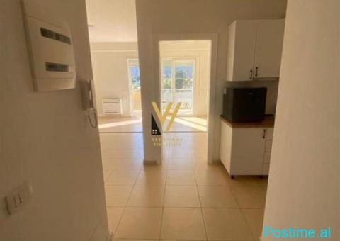 JEPET ZYRE 100 M2 ME QERA TE RRUGA E KOSOVAREVE 1.000 EURO - 2/4