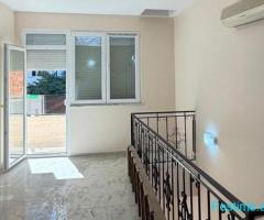 🏢✨ JEPET ME QIRA GODINË 2-KATËSHE | RRUGA E ELBASANIT 📍 V