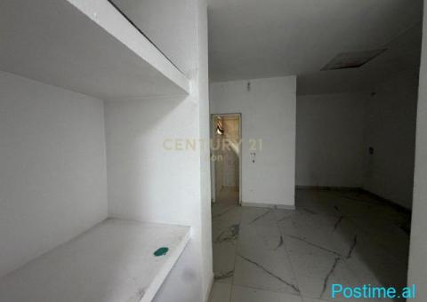 0686051712JEPET ME QIRA DYQAN PRANE MARKATES, DURRES ! - 3/8
