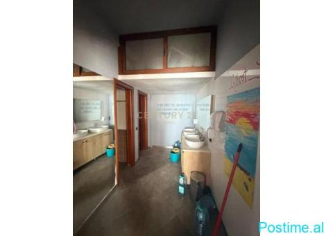 🏢✨ Njësi Komerciale Premium në Shitje në Zemër të Vollgës | - 10/10