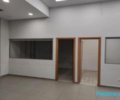 Jepet me qera Ambjent Komercial pranë Kristal Center