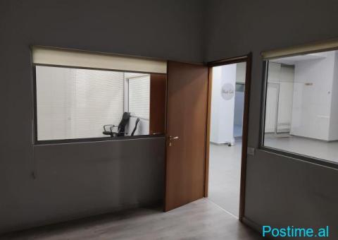 Jepet me qera Ambjent Komercial pranë Kristal Center - 2/10