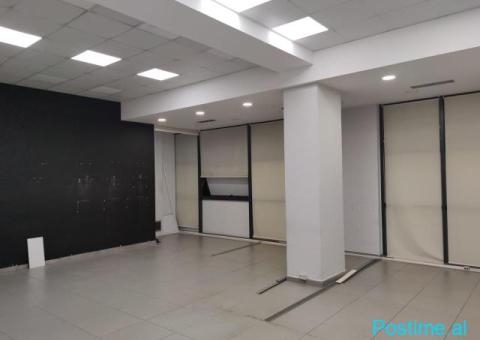 Jepet me qera Ambjent Komercial pranë Kristal Center - 8/10