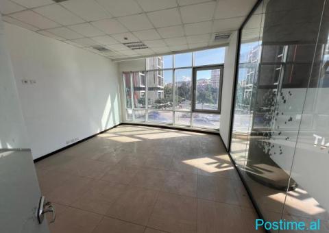 Jepet me qera Ambjent Komercial në Rrugën e Kavajës - 2/5