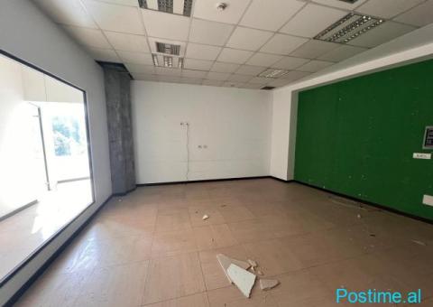 Jepet me qera Ambjent Komercial në Rrugën e Kavajës - 3/5