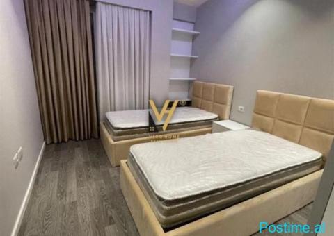JEPET APARTAMENT 3+1+2 ME QERA TE KODRA E DIELLIT 1.400 EURO - 4/6