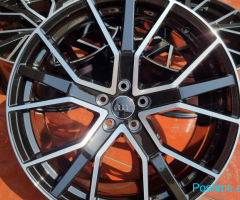 DISQE AUDI RS8 R20